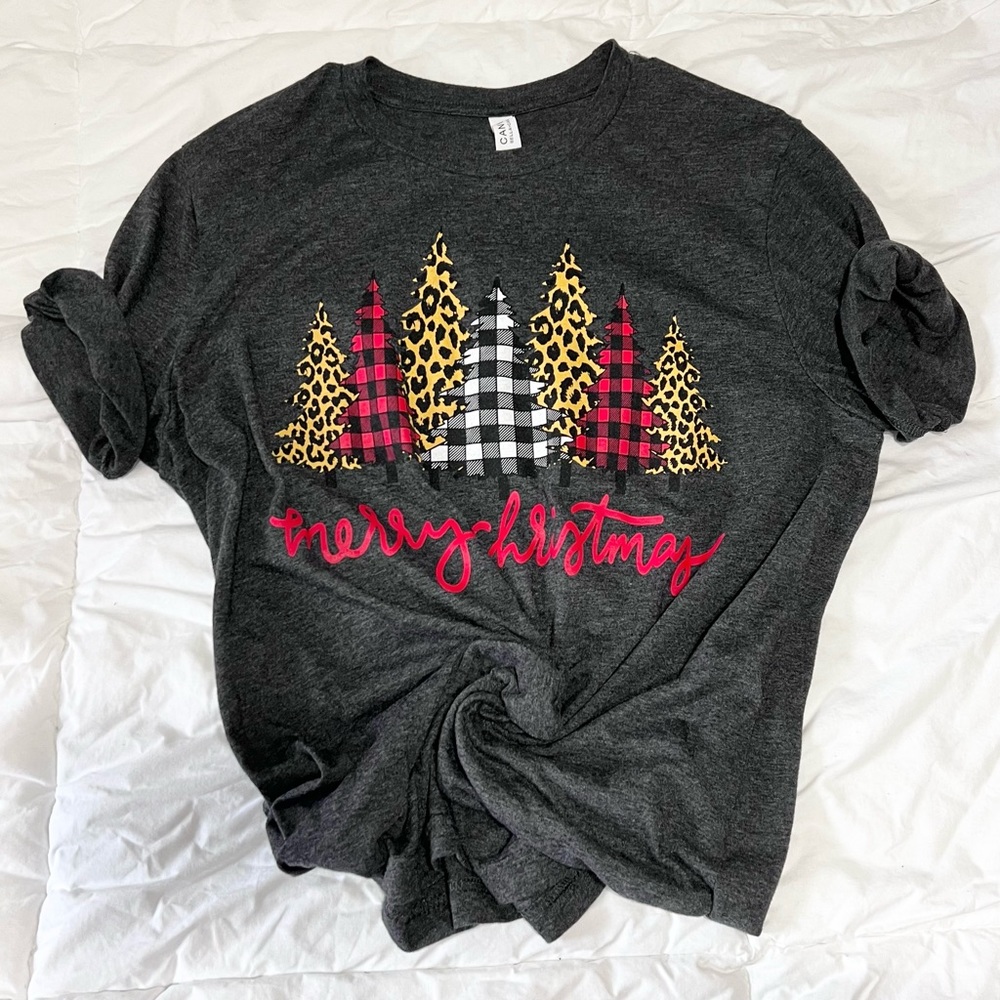 Women's "Merry Christmas" Tree Bella Canvas T-shirt Size L Heather Charcoal